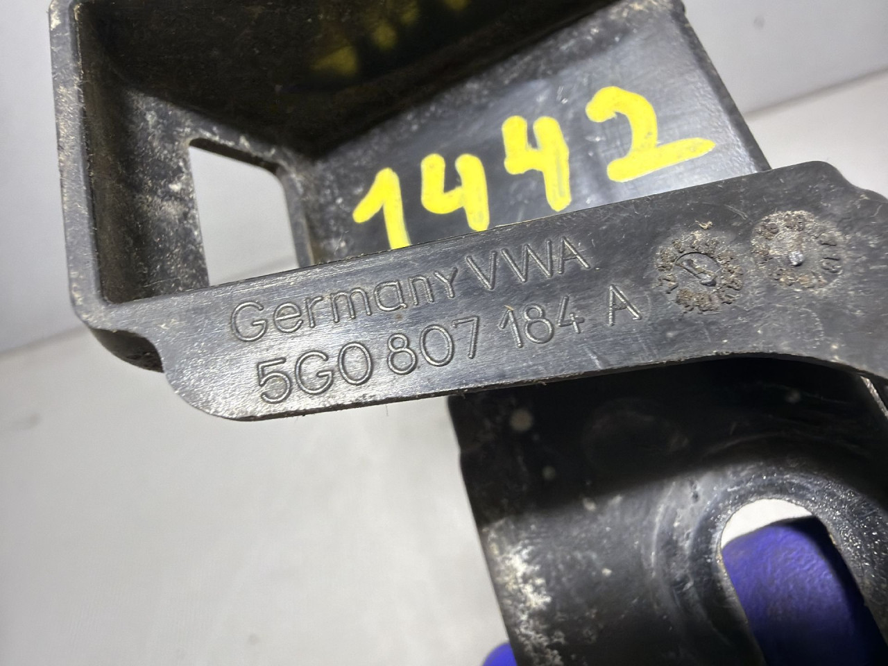 DIJELOVI NOSAC BRANIKA VW GOLF 7 > 12-16 2.0 5G0807184A