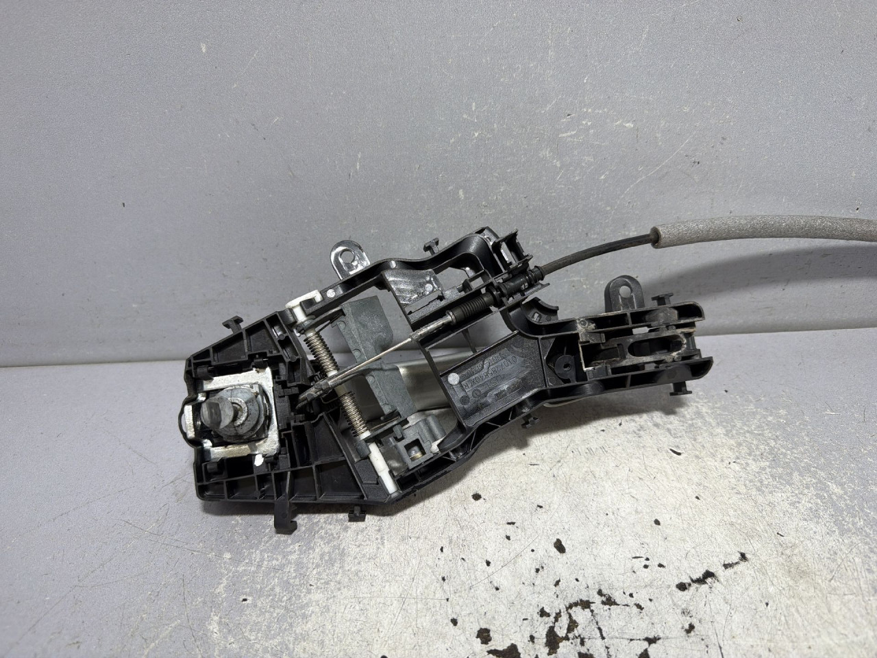 DIJELOVI RUCKA VRATA VW PASSAT B8 > 14-19 1.6 518837812D