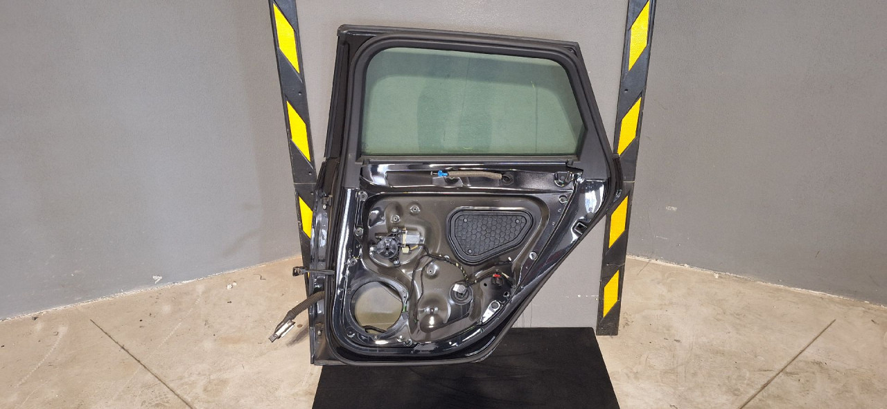 DIJELOVI VRATA AUDI A3 (8V1/8VA) > 12-16 2.0 8V4833052E