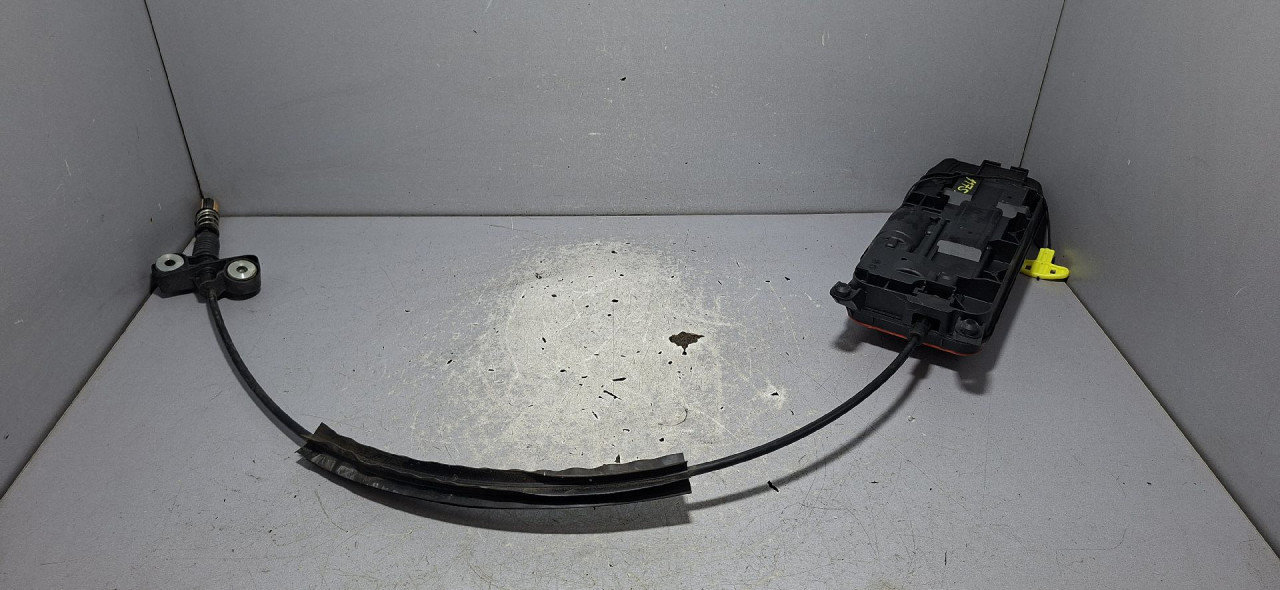 DIJELOVI SALTEBLA SKODA OCTAVIA > 19- 2.0 5WA713033AG