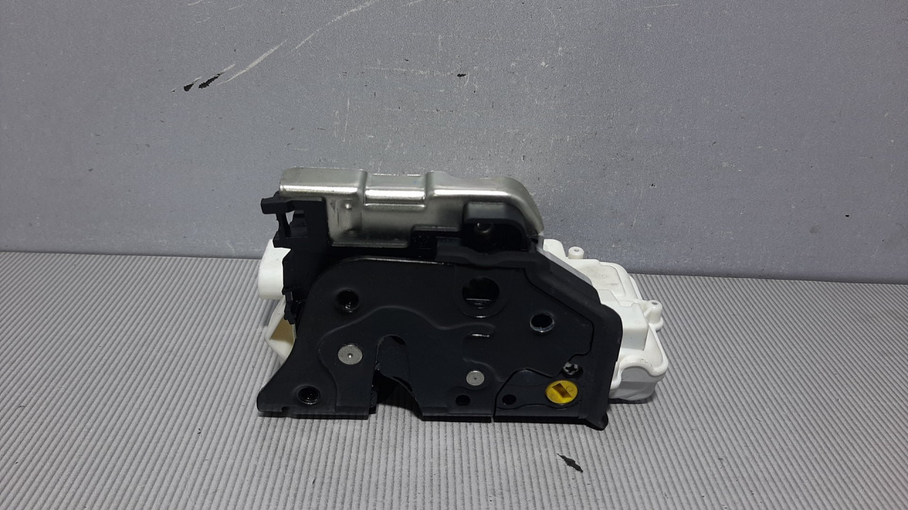 DIJELOVI BRAVA VRATA AUDI A6 4G > 11-14 4G0839015
