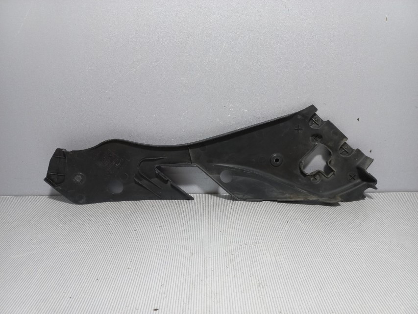 POKLOPAC FARA MERCEDES C KLASA (W204/S204) > 07-10 A204