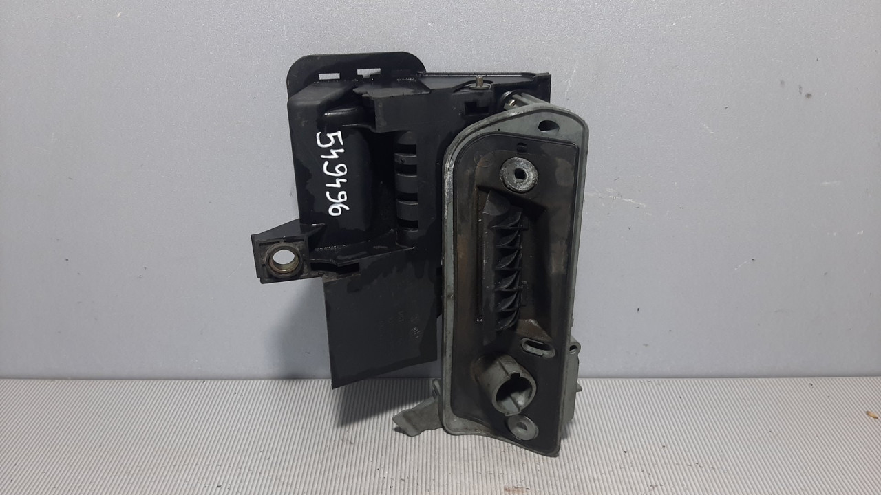 DIJELOVI RUCKA VRATA VW CADDY > 03-10 2K0829309