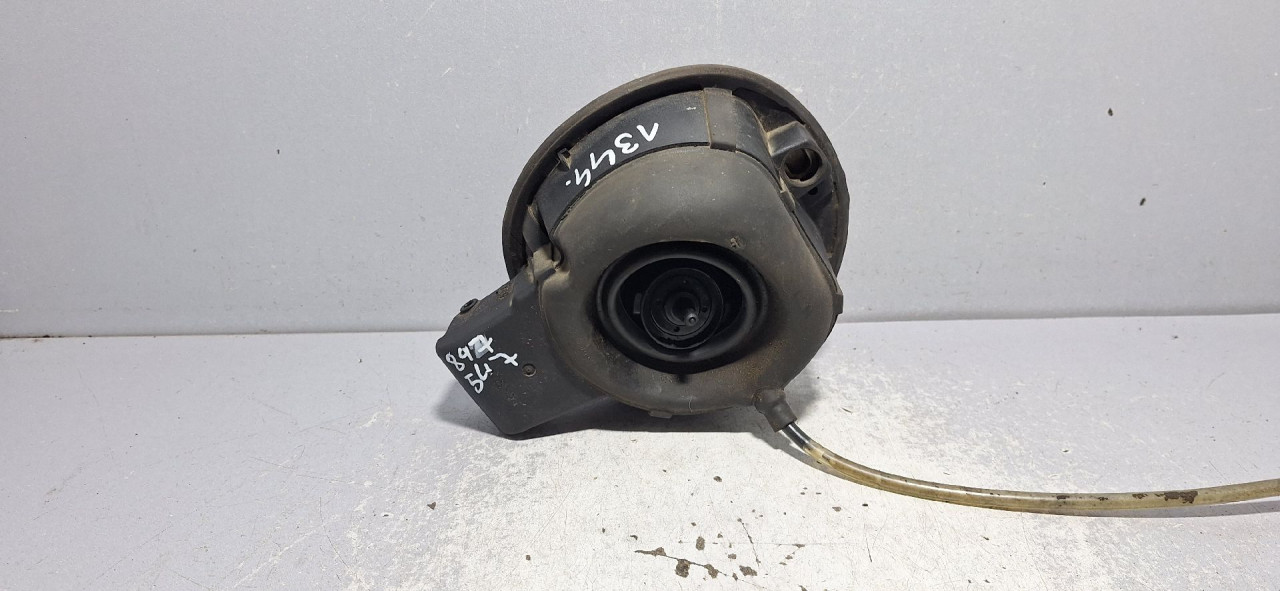 DIJELOVI POKLOPAC REZERVOARA VW TIGUAN > 11-15 5N0809857D