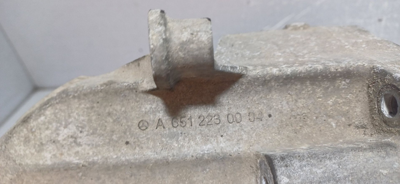 NOSAC MOTORA MERCEDES C KLASA (W204) > 11-13 A6512230004