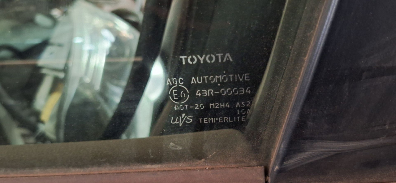 DIJELOVI STAKLO TOYOTA RAV 4 > 15-18 2.0