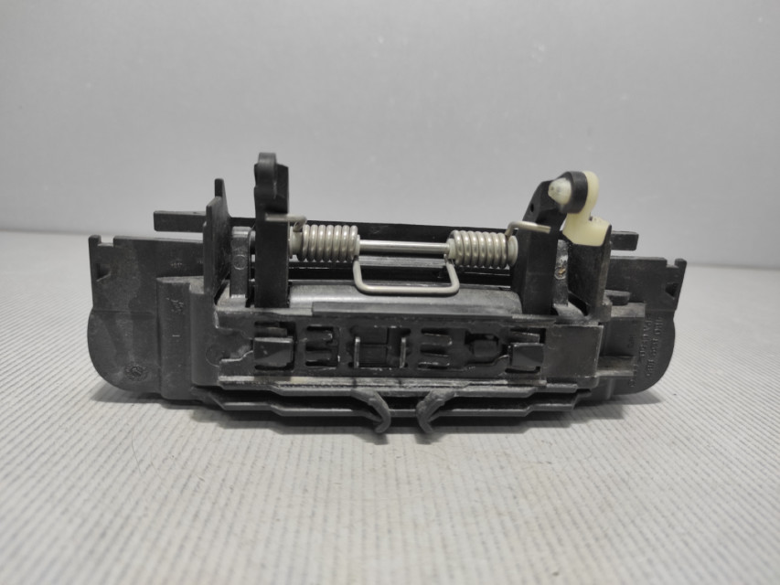 RUCKA VRATA AUDI A4 (B6) > 00-04 4B0839885