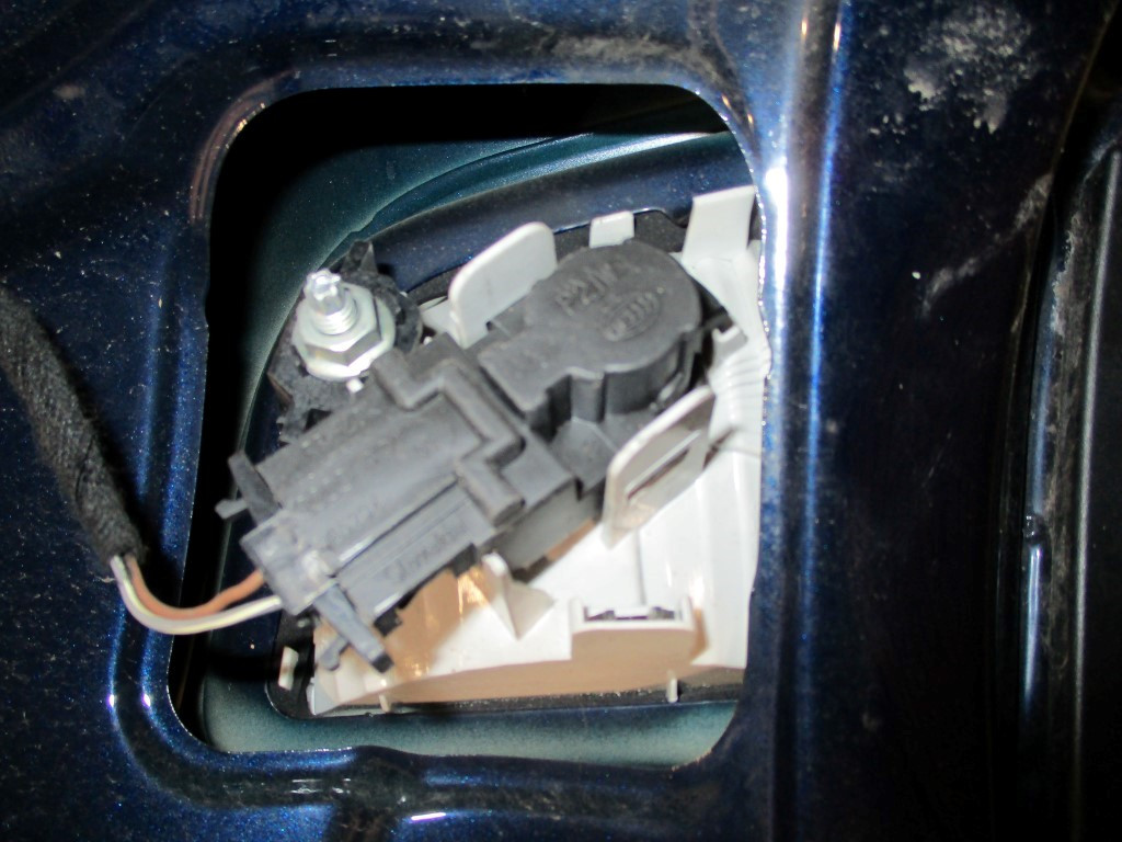 STOP SVJETLO AUDI A4 (B7) > 04-07 AD022015