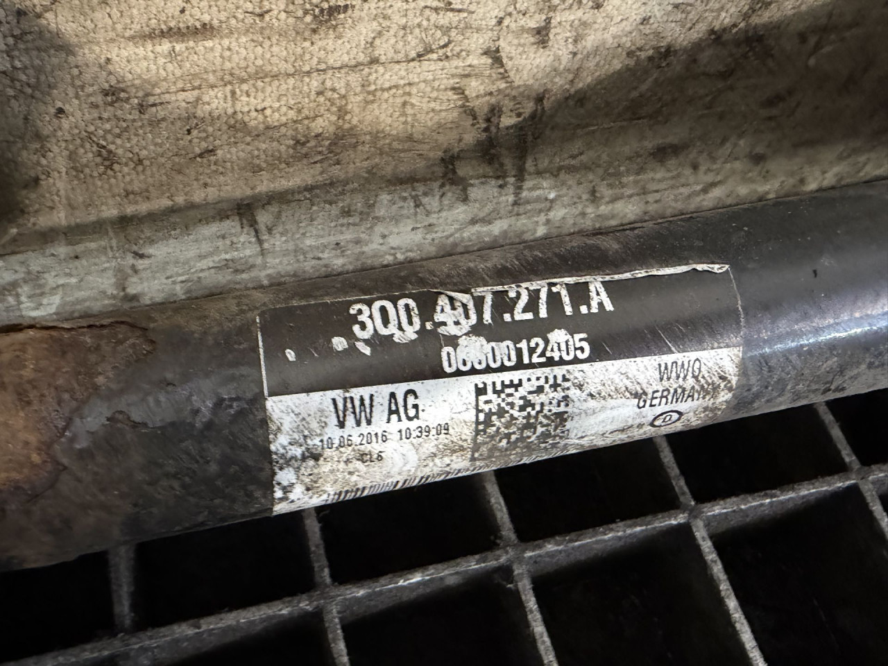 DIJELOVI POLUOSOVINA VW TIGUAN > 16-20 2.0 3Q0407271A