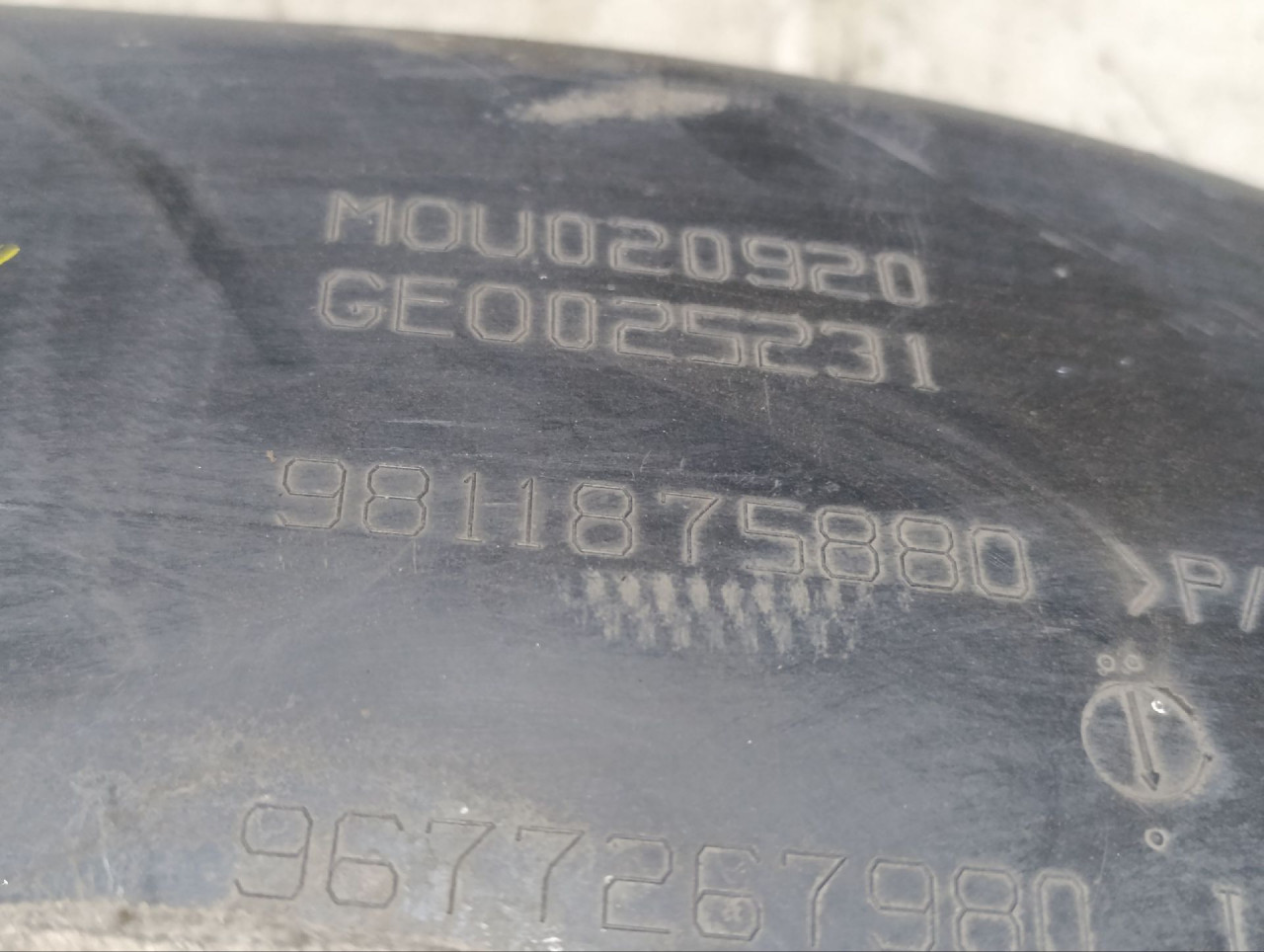 UNUTRASNJI BLATOBRAN PEUGEOT 308 > 13-17 9811875880