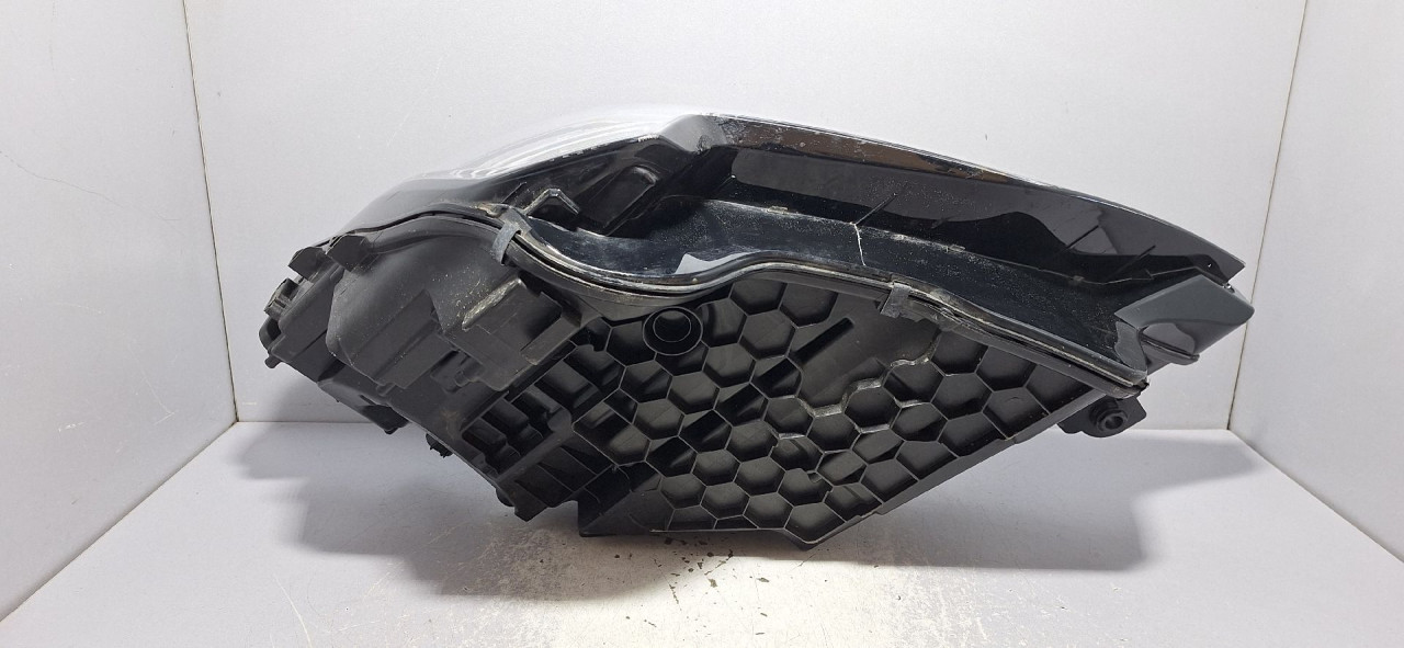 DIJELOVI FAR AUDI E-TRON > 18- 4KE941040D