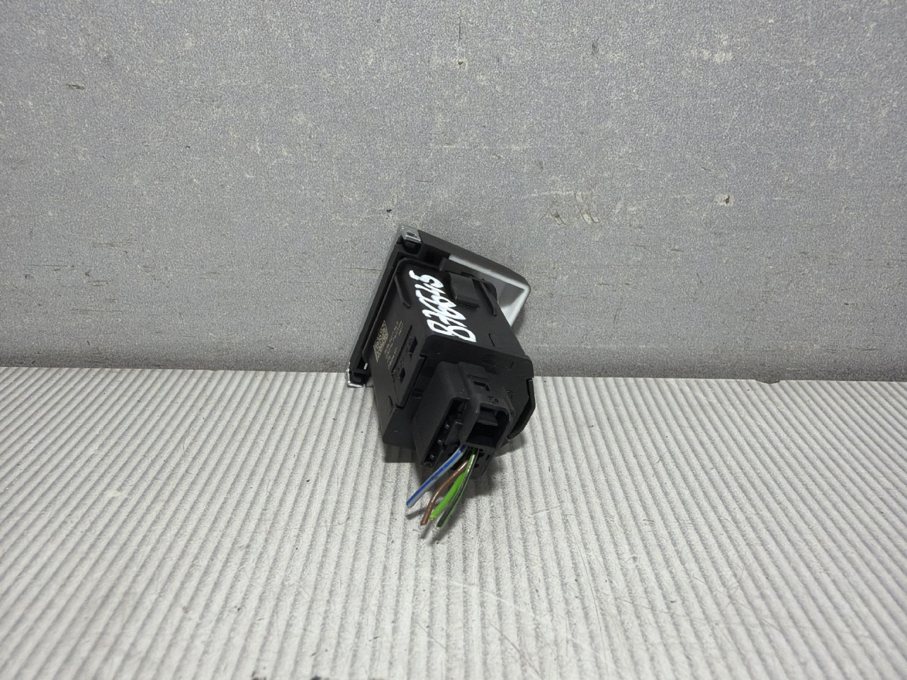 DIJELOVI PREKIDAC AUDI Q5 (FY) > 17 - 20  3.0 80B927143