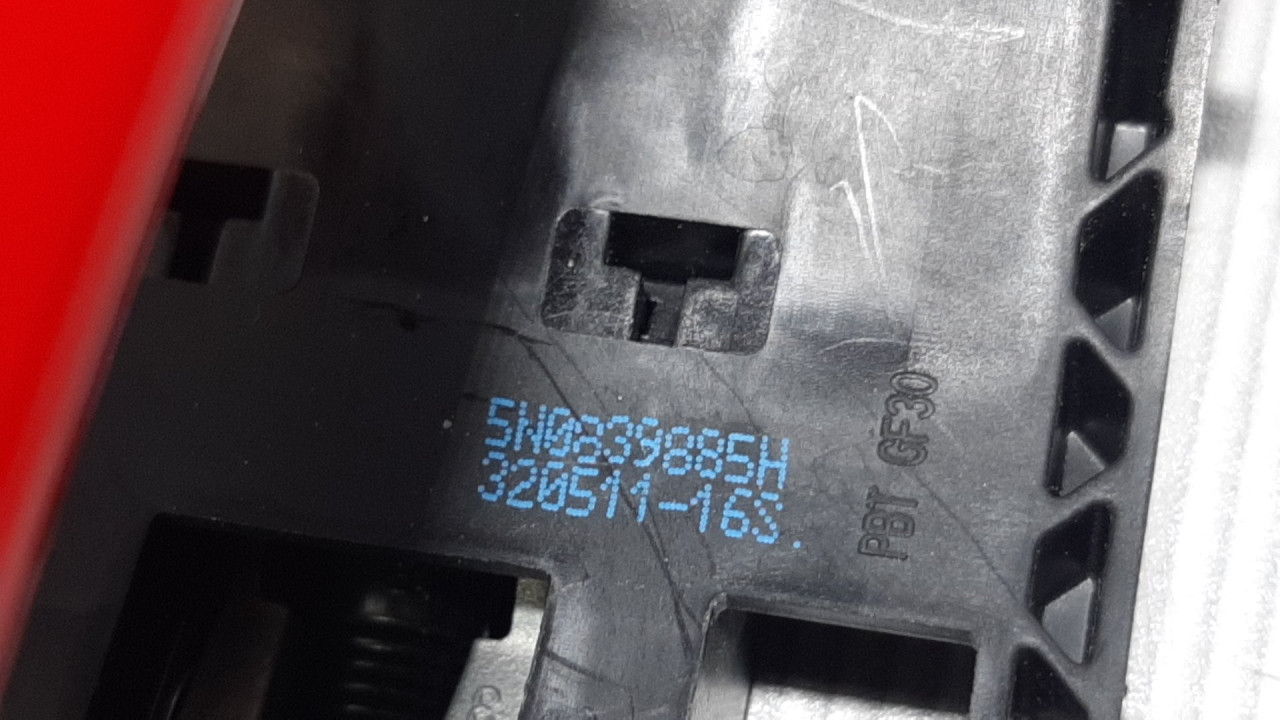 DIJELOVI RUCKA VRATA VW GOLF 7 > 12-16 5N0839885H