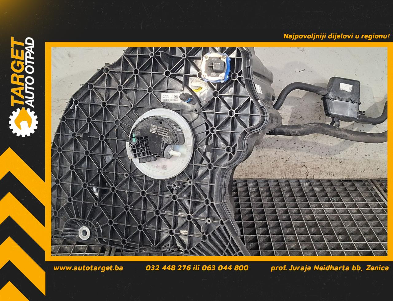 DIJELOVI REZERVOAR ADITIVA AUDI A4 (B9) > 15-18 2.0 8W0131879BB