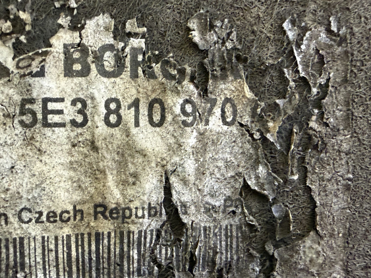 DIJELOVI UNUTRASNJI BLATOBRAN SKODA OCTAVIA > 19- 2.0 5E3810970A