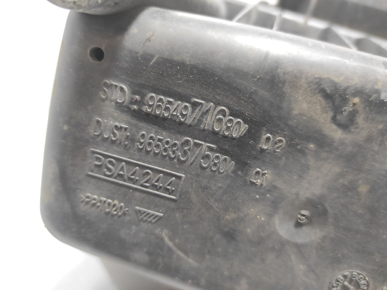 KUCISTE FILTERA ZRAKA CITROEN C5 > 08-10 9654971680