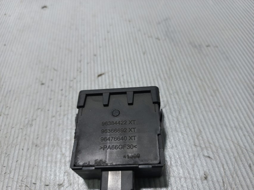 PREKIDACI SVJETLA PEUGEOT 207 > 09-12 96384422XT