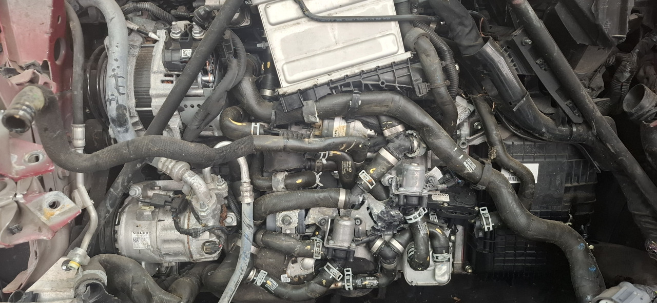 VOLVO XC60 2.0 4x4 2021 MJENJAC MOTOR D420T8 DIJELOVI