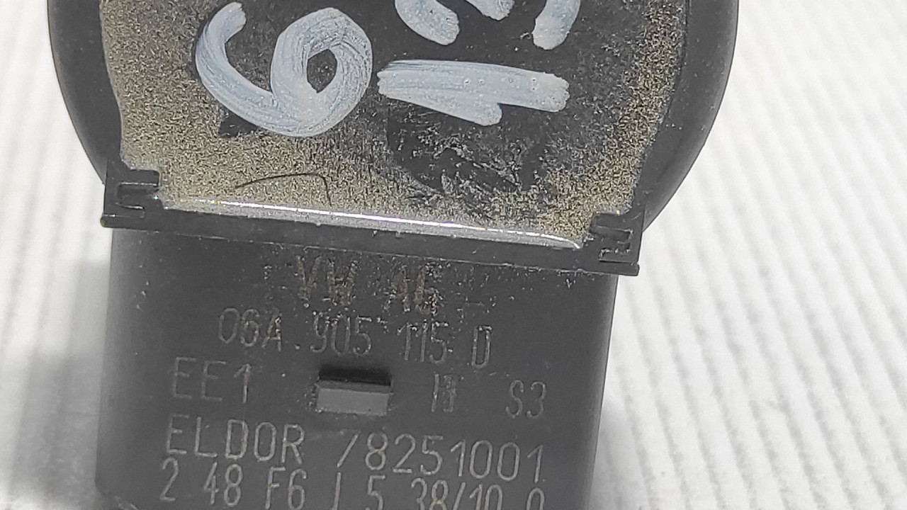 DIJELOVI BOMBINA AUDI A3 > 96-03 06A905115D