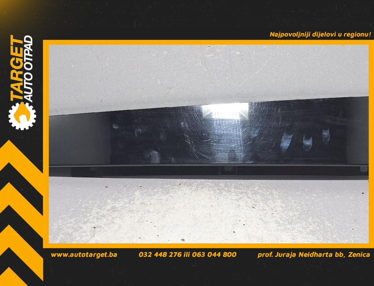 DIJELOVI LAJSNA AUDI Q5 > 12-16 8r0837901