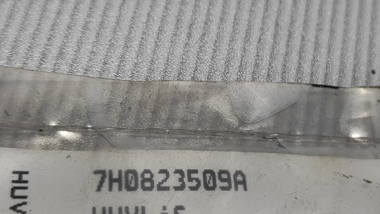 DIJELOVI BRAVA HAUBE VW T5 > 03-09 7H0823509A