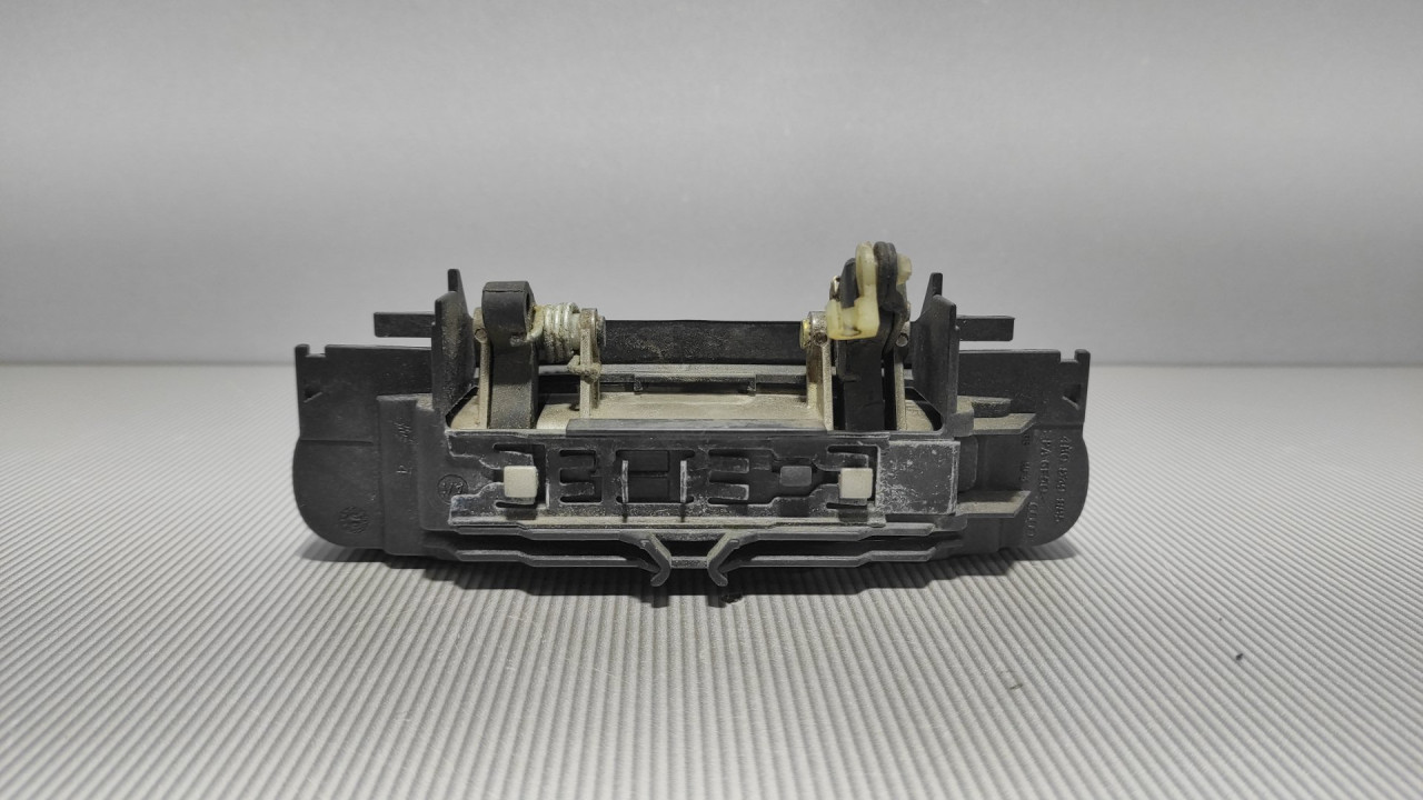 RUCKA VRATA AUDI A4 (B7) > 04-07 4B0839885