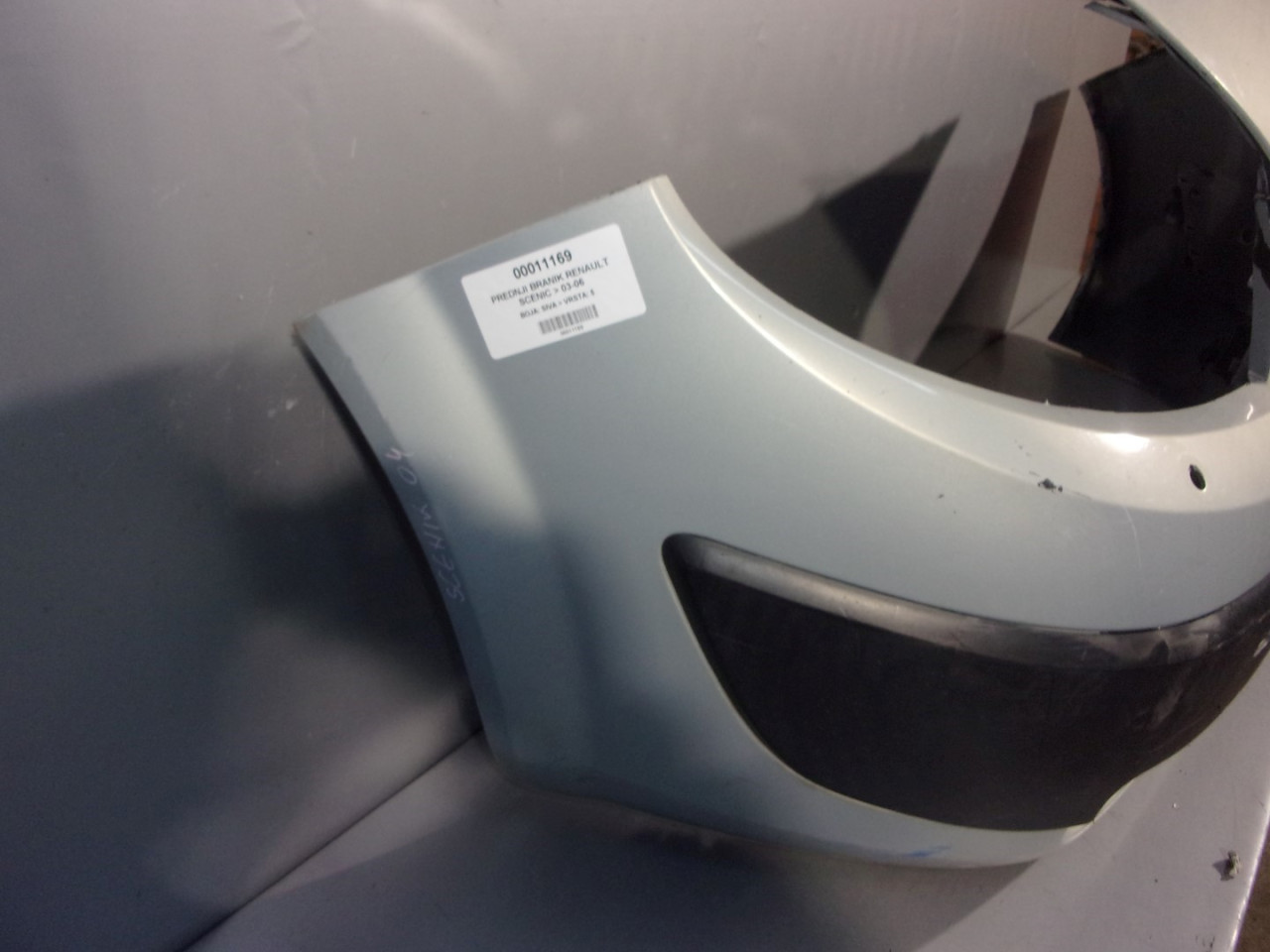 BRANIK RENAULT SCENIC > 03-06 RN032009 8200139528
