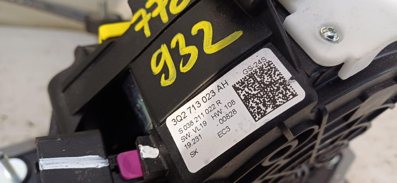 DIJELOVI SALTEBLA VW PASSAT B8 > 14-19 3Q2713023AH