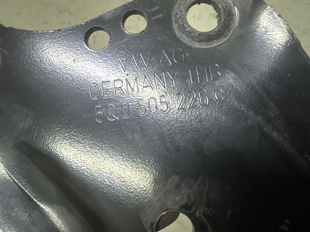 DIJELOVI LAFETA VW GOLF 8 > 19- 5Q0505226C
