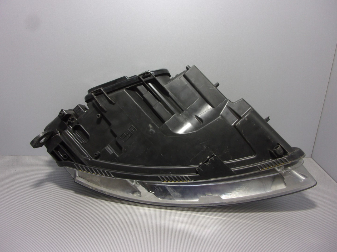 DIJELOVI FAR AUDI A6 > 04-08 AD034013