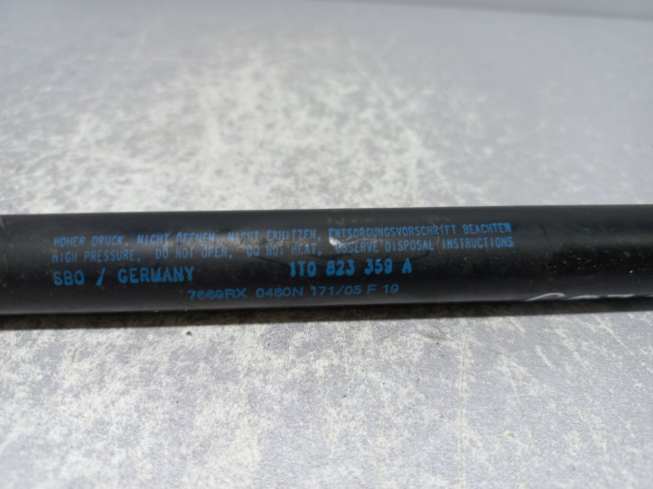 AMORTIZER HAUBE VW CADDY > 03-10 1T0823359A