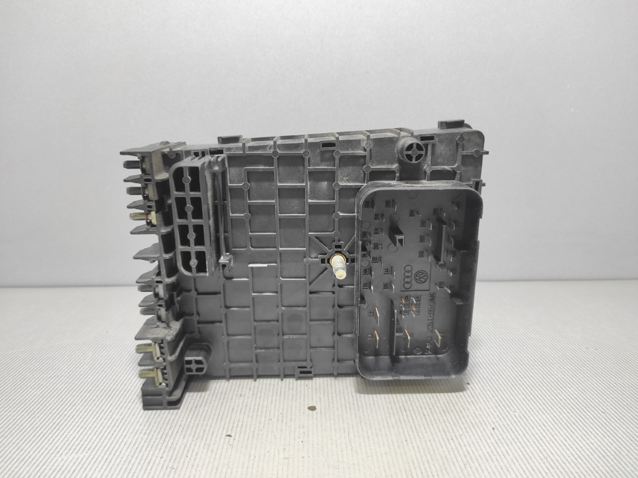 ELEKTRONIKA KUTIJA OSIGURACA VW PASSAT B6 > 05-10 3C093