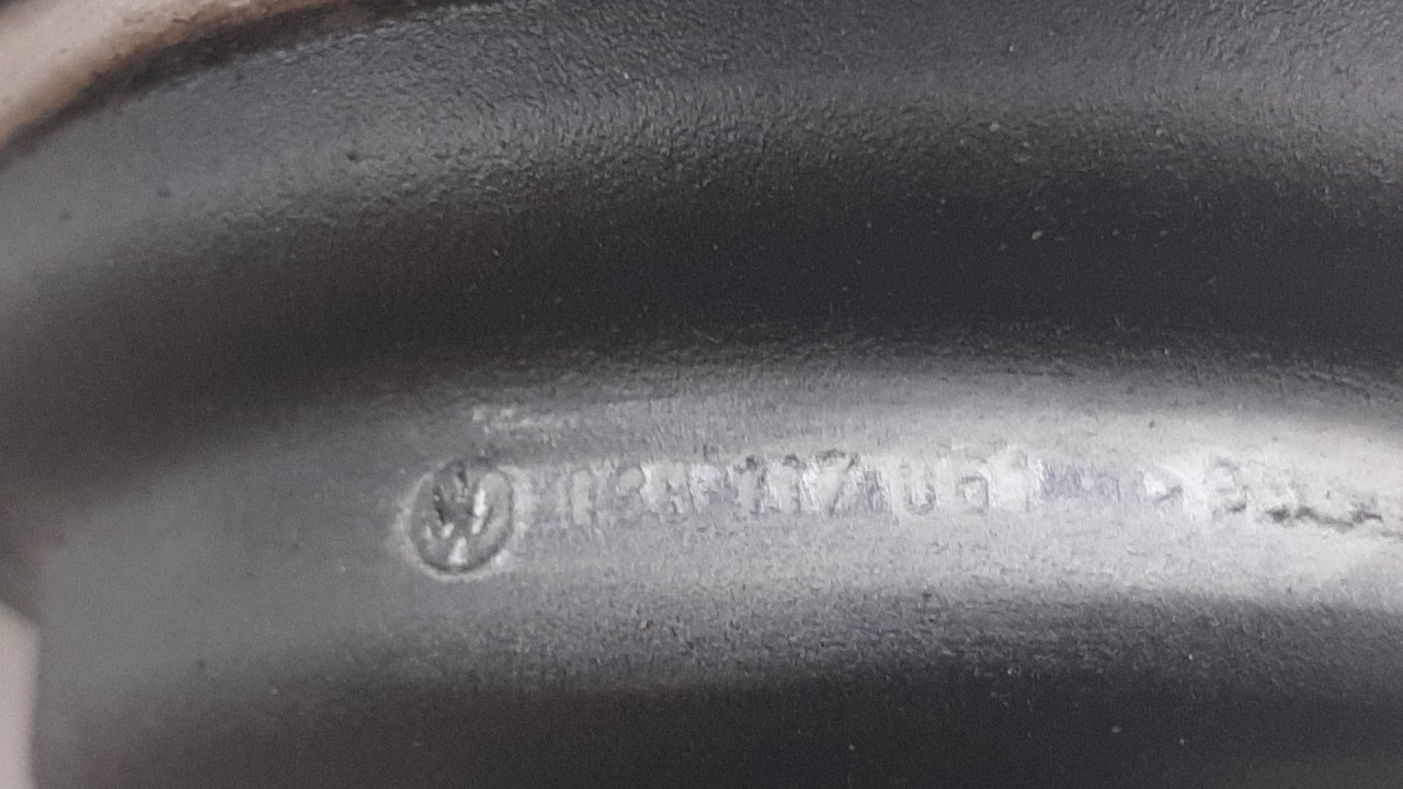 HLADNJAK ULJA VW GOLF 4 SW > 99-06 038117061