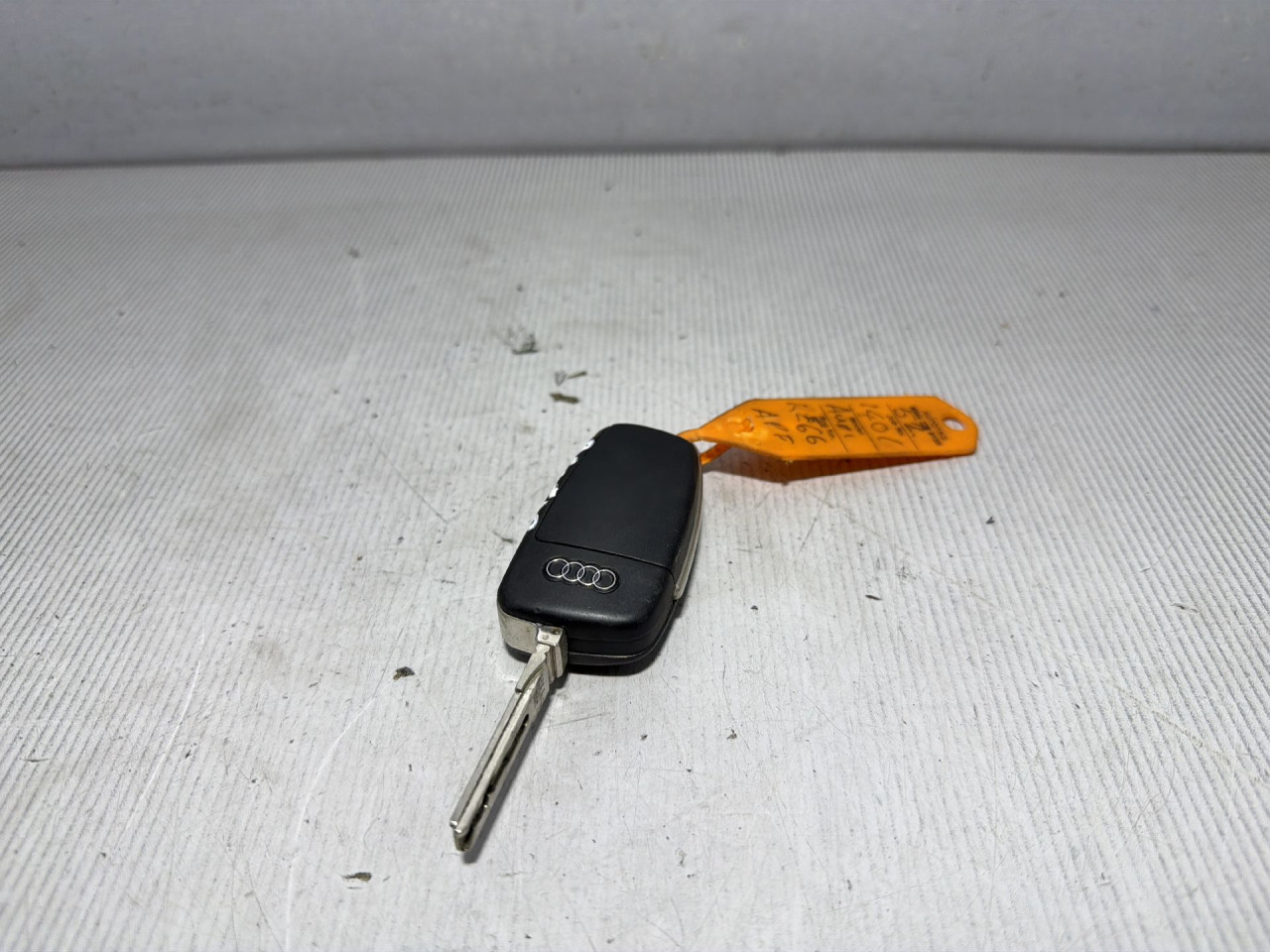 DIJELOVI KLJUC AUDI A3 (8VF/8VK) > 16-20 1.6 8V0837220
