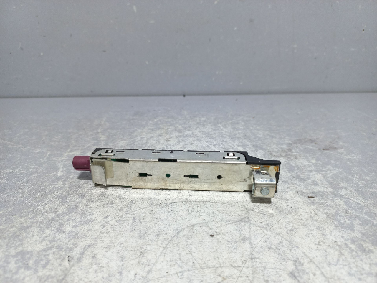 DIJELOVI ANTENA VW GOLF 7 > 12-16 5G9035577A