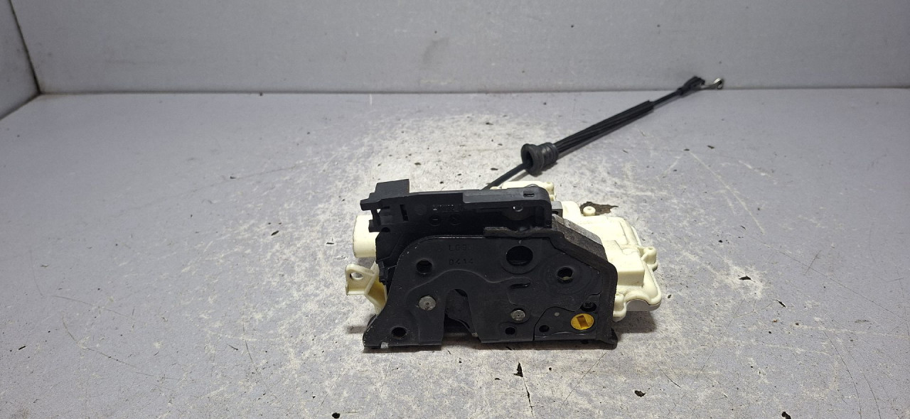 DIJELOVI BRAVA VRATA VW PASSAT B6 > 05-10 3C4839015A