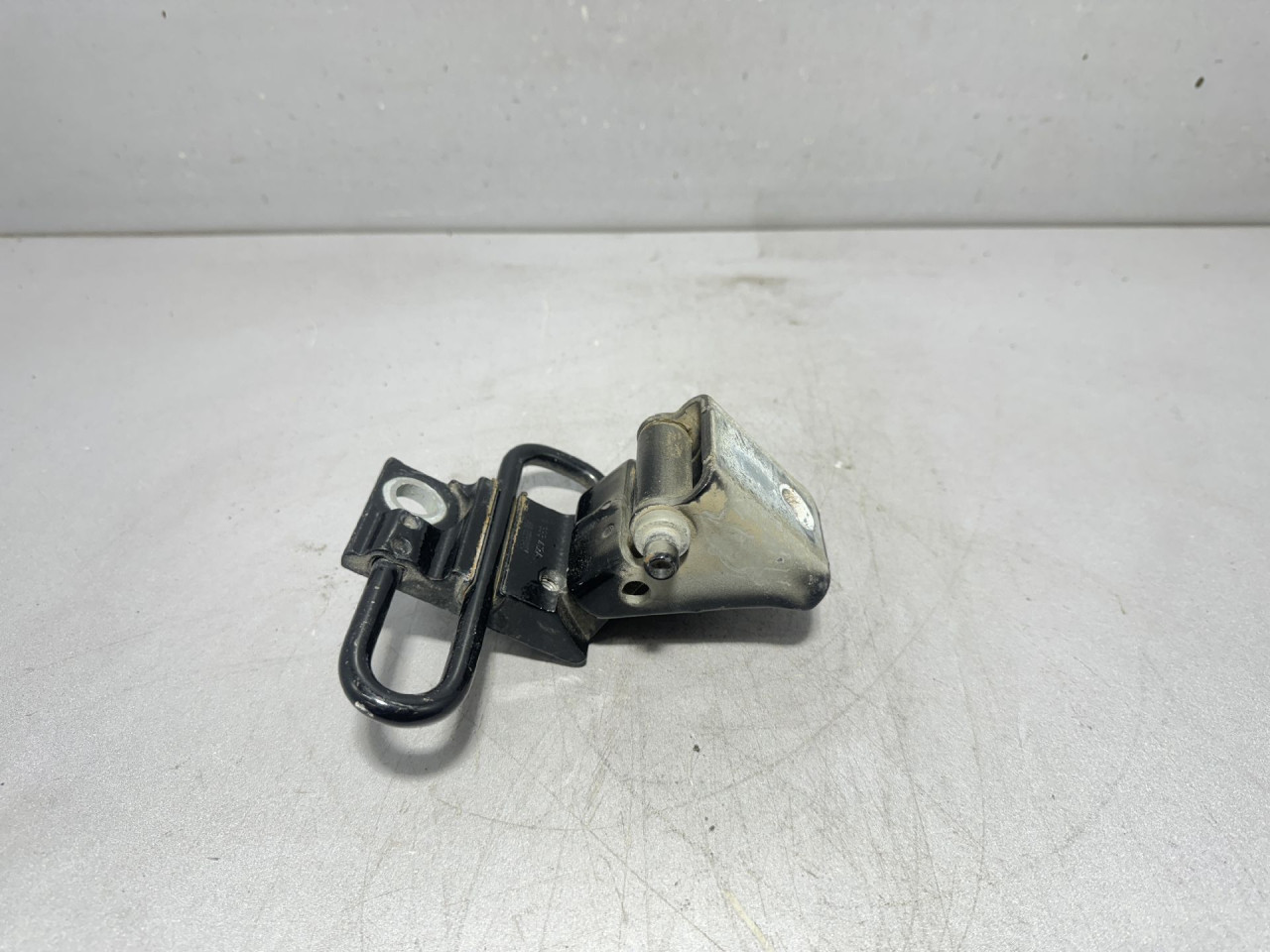DIJELOVI BAGLAMA VW PASSAT B6 > 05-10 3C9833412A