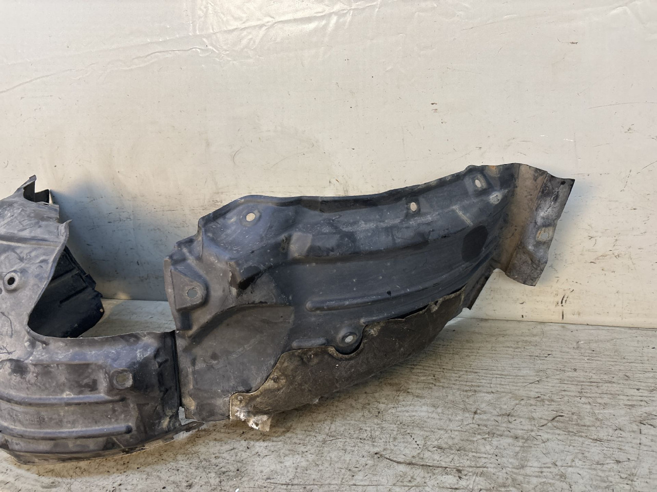 UNUTRASNJI BLATOBRAN MAZDA 6 > 16-18 GHP9K7016