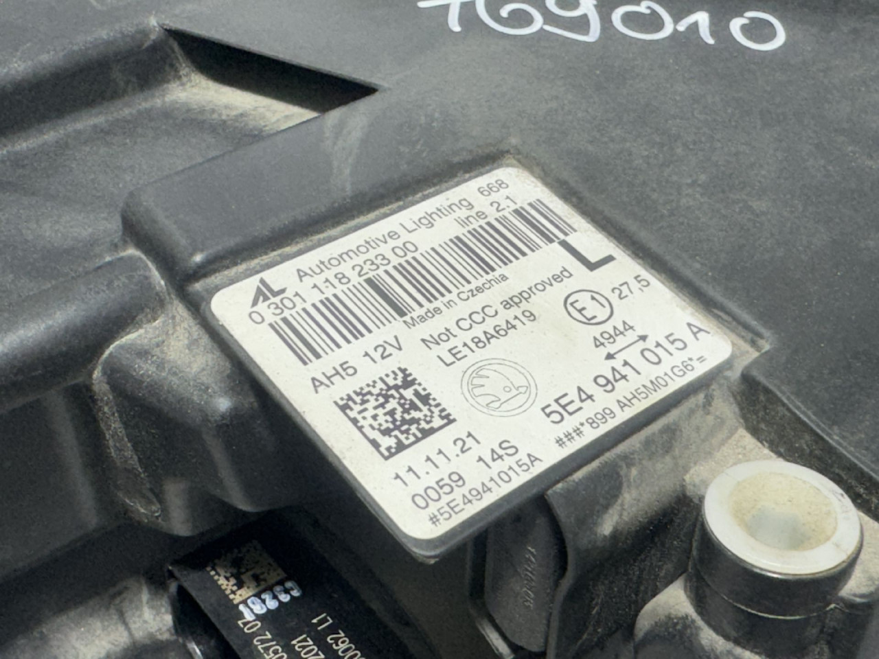 DIJELOVI FAR SKODA OCTAVIA > 19- 5E4941015A