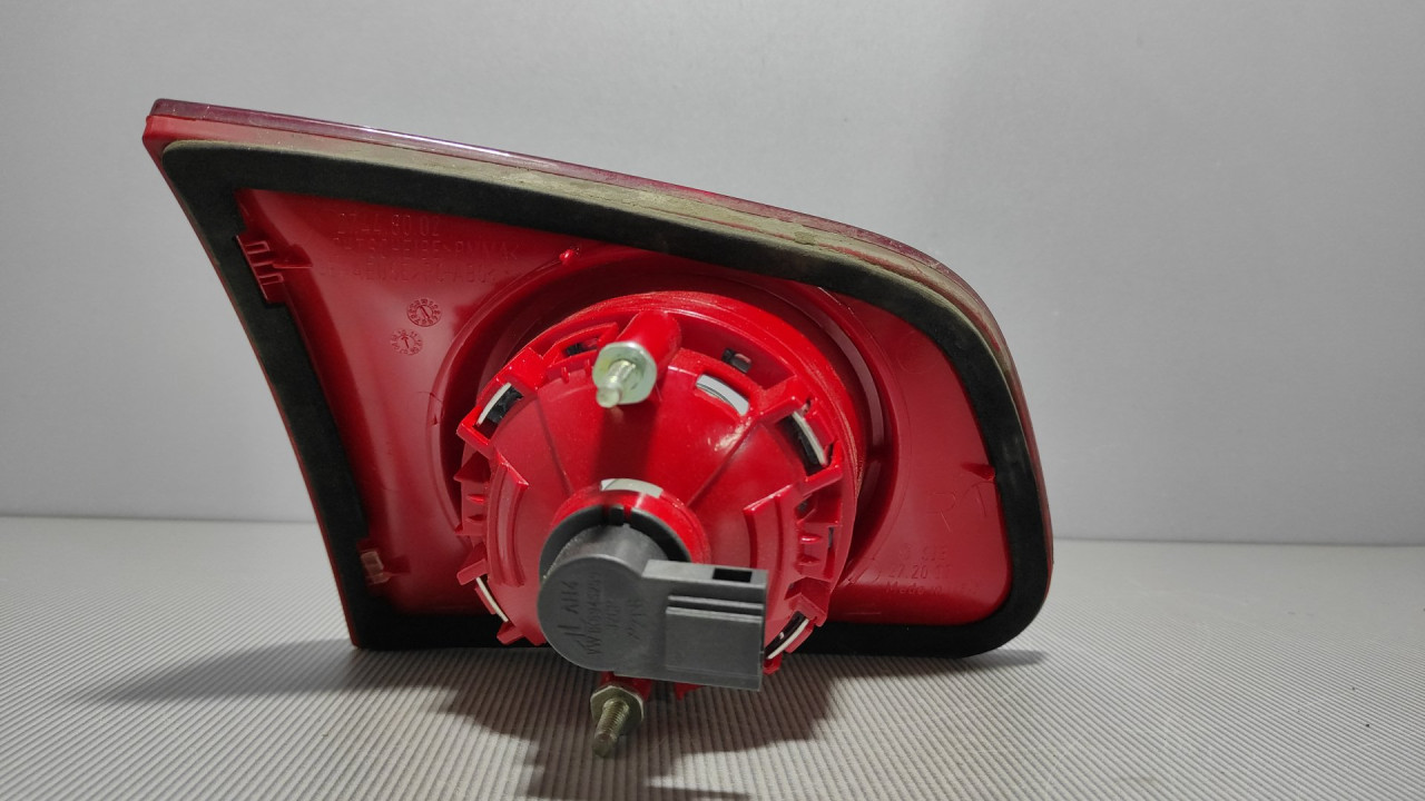 STOP SVJETLO VW PASSAT B6 > 05-10 3C9945094