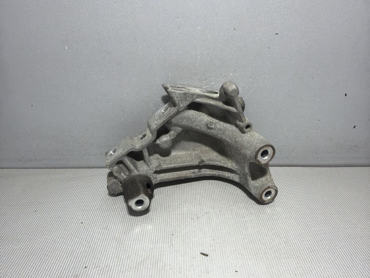 DIJELOVI NOSAC MOTORA VW CADDY > 20- 2.0 05L199207