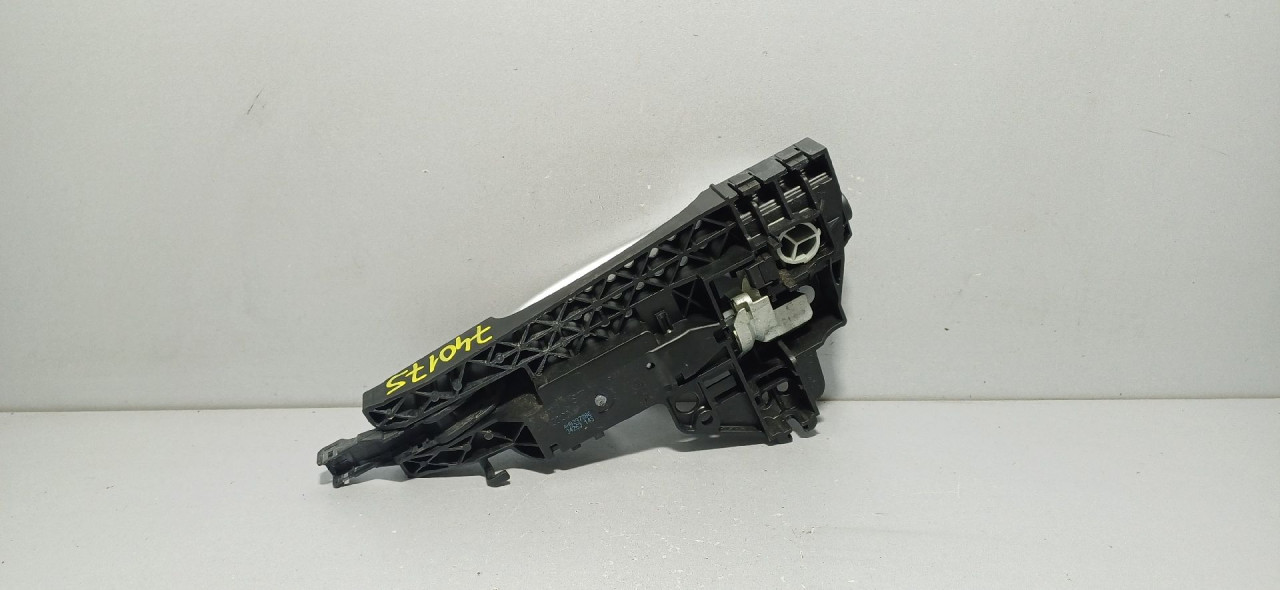 DIJELOVI RUCKA VRATA AUDI A6 4G > 14-18 4H0837886