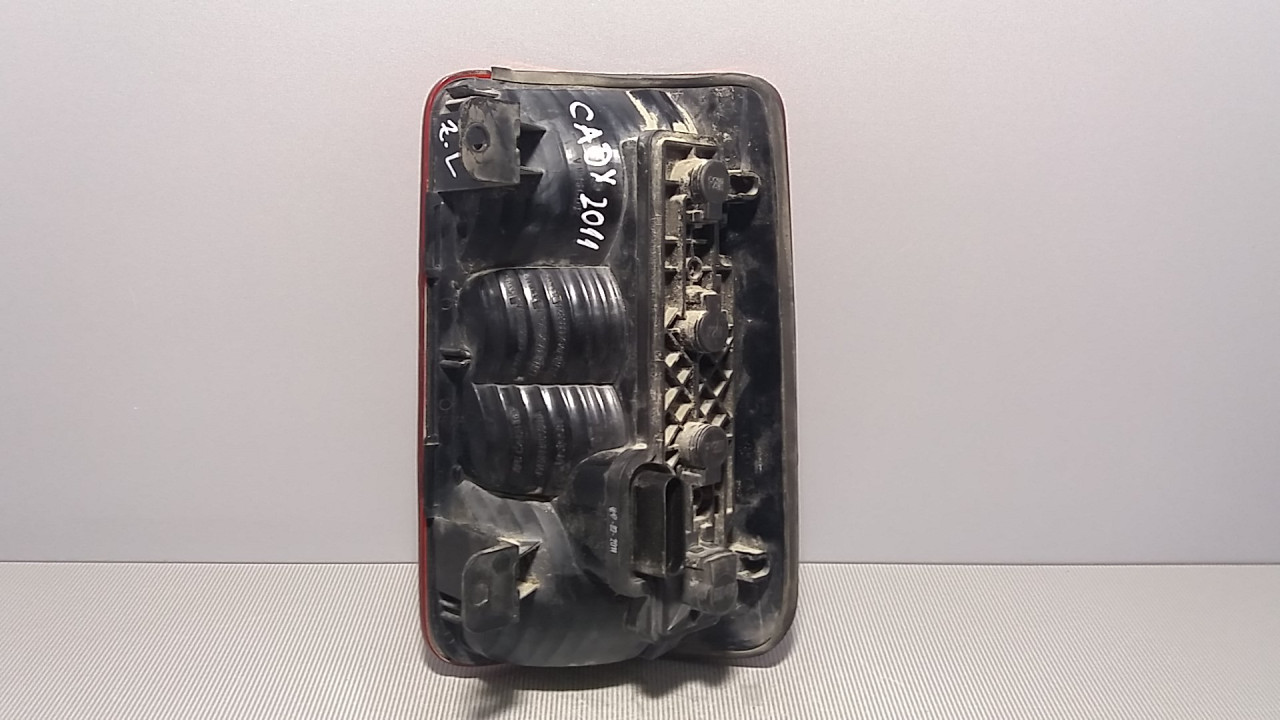 DIJELOVI STOP SVJETLO VW CADDY > 10-15 2K0945111A