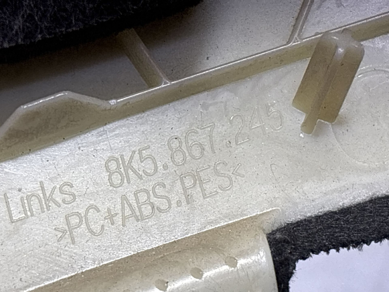DIJELOVI PLASTIKA AUDI A4 (B8) > 12-15 8K5867245