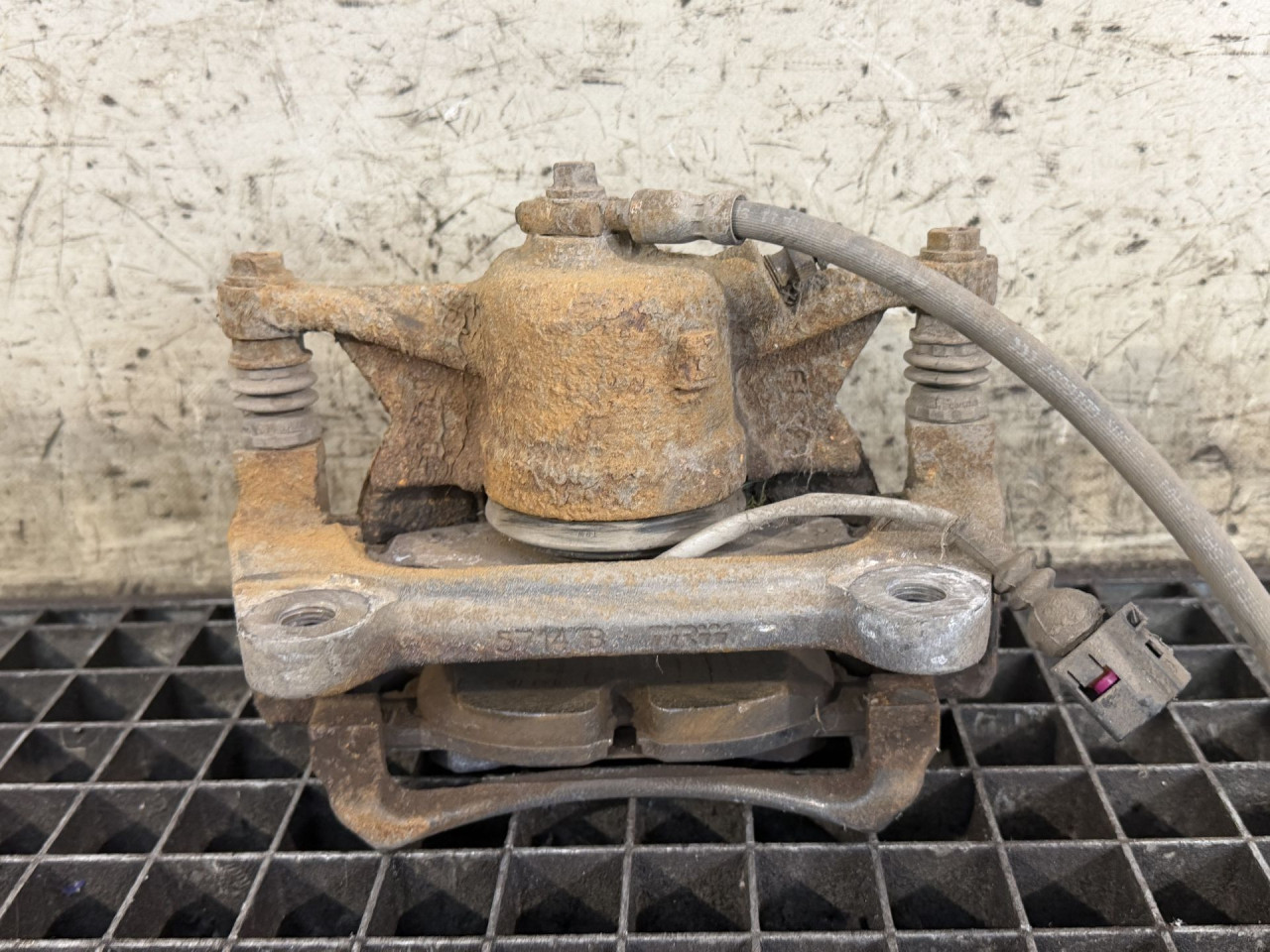 DIJELOVI KOCIONA KLJESTA VW TIGUAN > 16-20 2.0 8V0615124D
