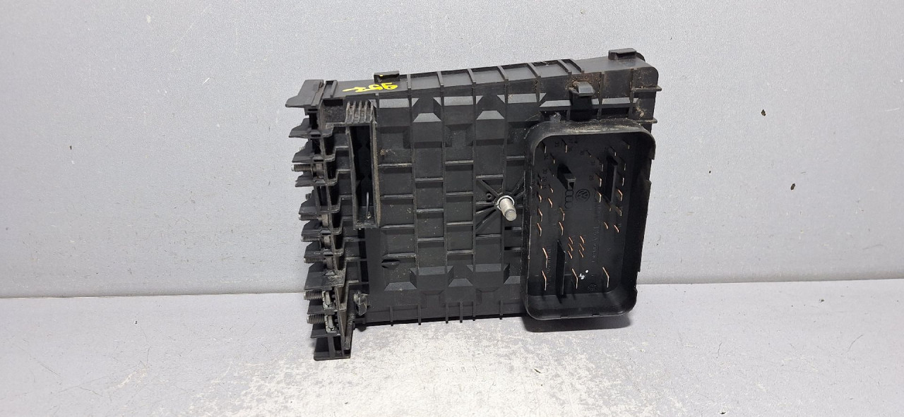 ELEKTRONIKA KUTIJA OSIGURACA AUDI A4 (B8) > 12-15 1K0937125A