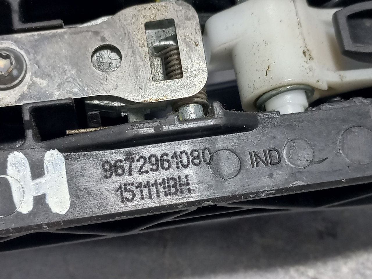 RUCKA VRATA PEUGEOT 2008 > 13-16 9672961080