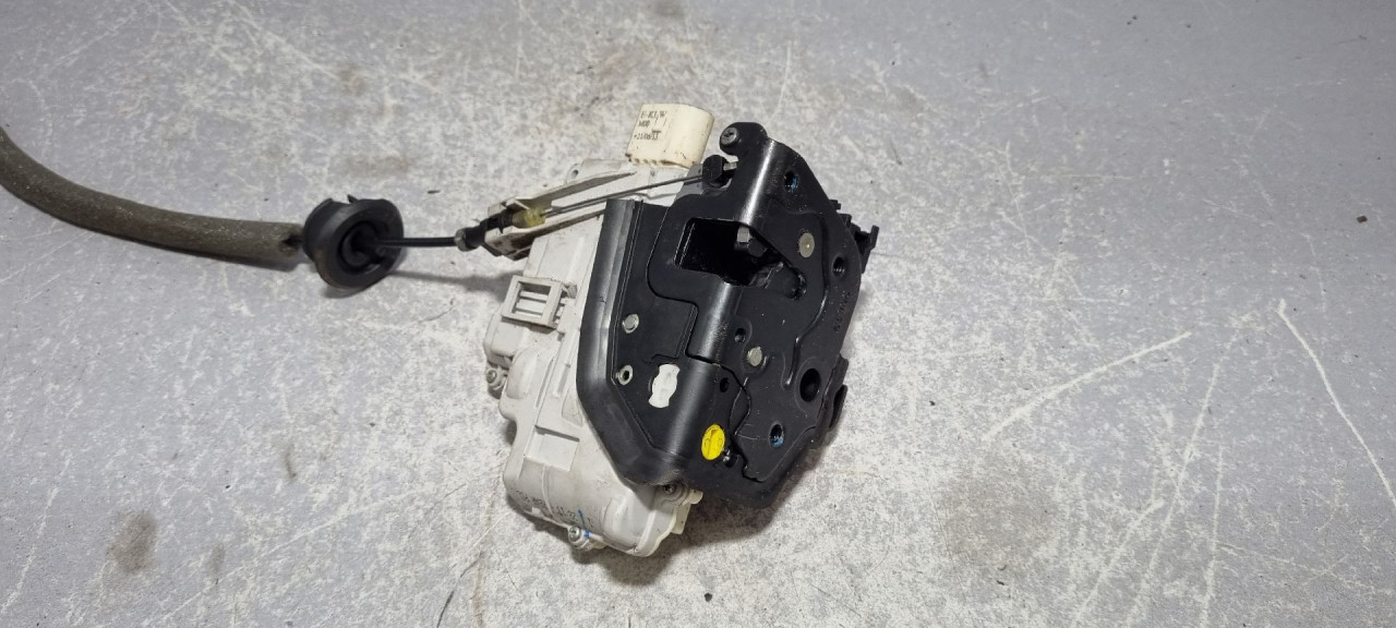 DIJELOVI BRAVA VRATA AUDI Q3 > 11-15 4G0839015
