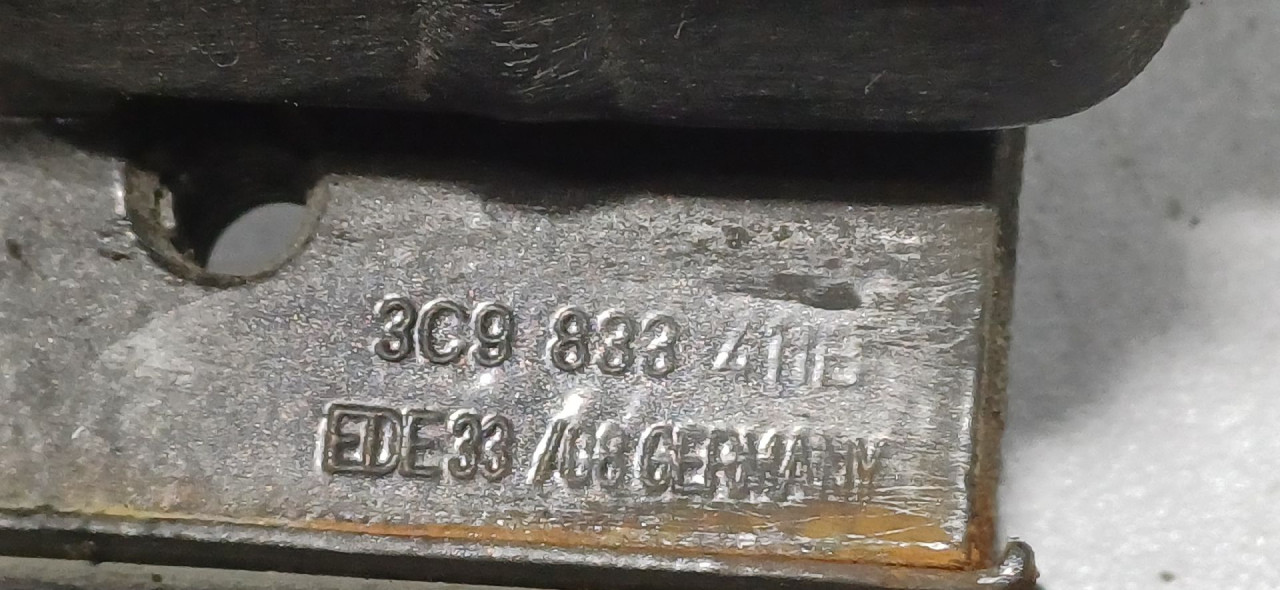 DIJELOVI BAGLAMA VW PASSAT B6 > 05-10 3C9833411E