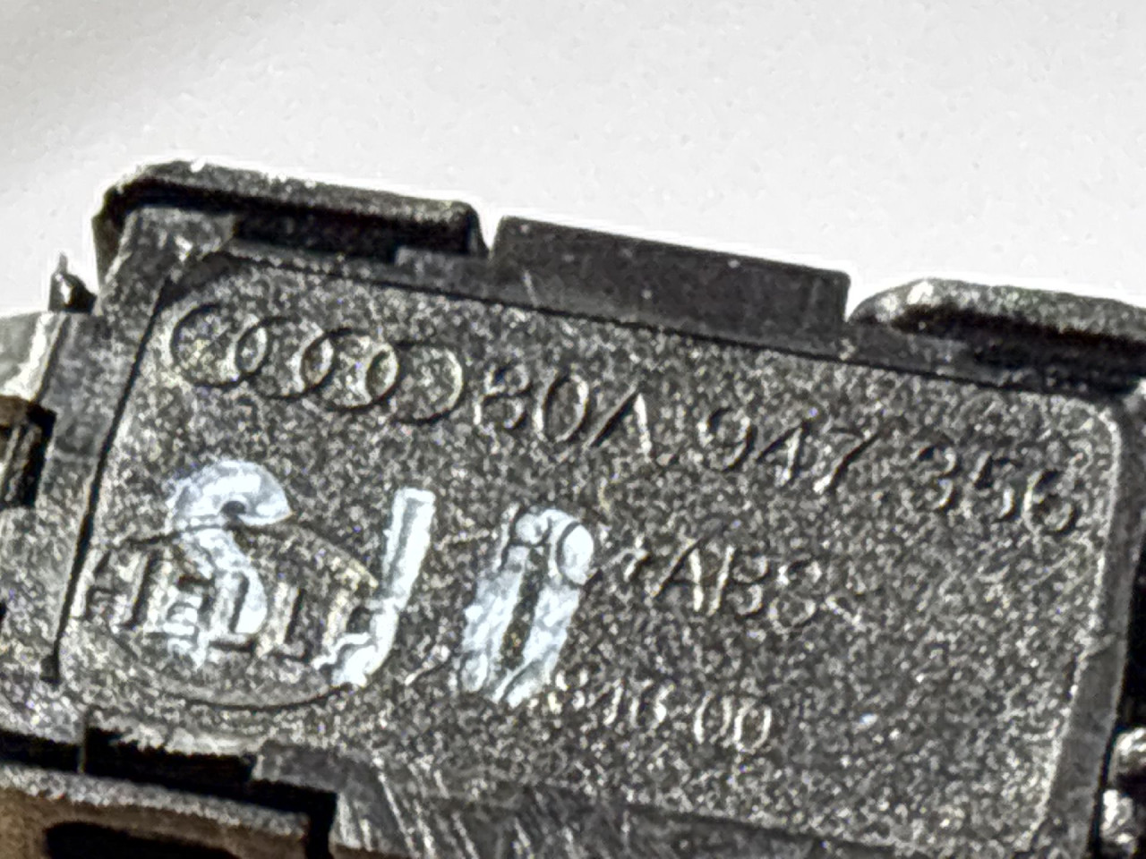 DIJELOVI RASVJETA U KABINI AUDI Q5 (FY) > 17 - 20  80A947356